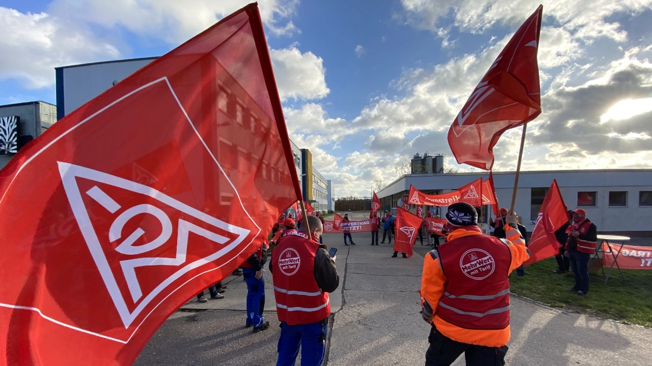 Beschäftigte des Kabelwerks Meißen streiken für einen Tarifvertrag