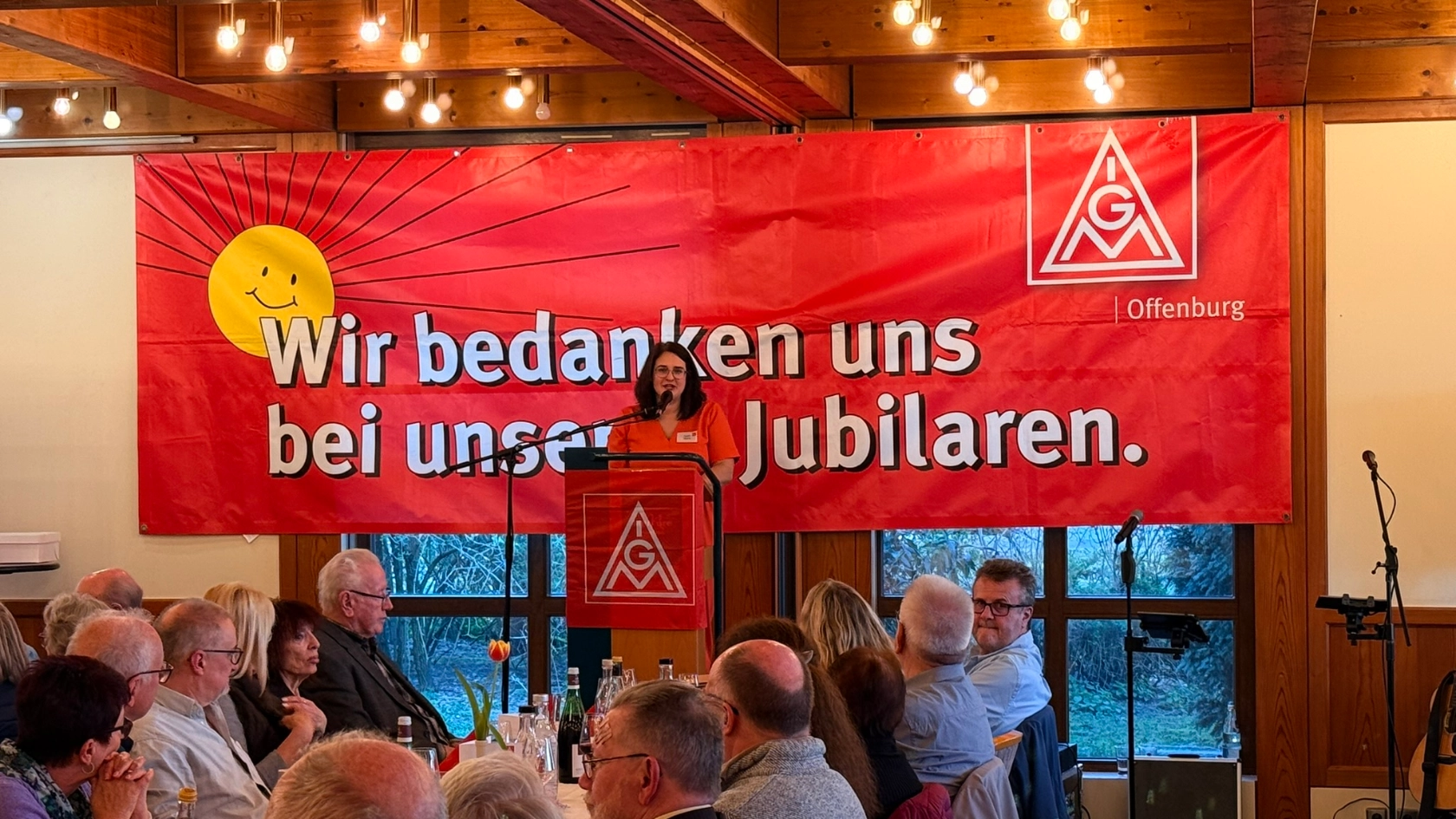 Katrin Mayer eröffnet